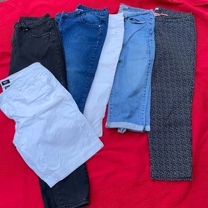 Lot of pants, shorts and capris